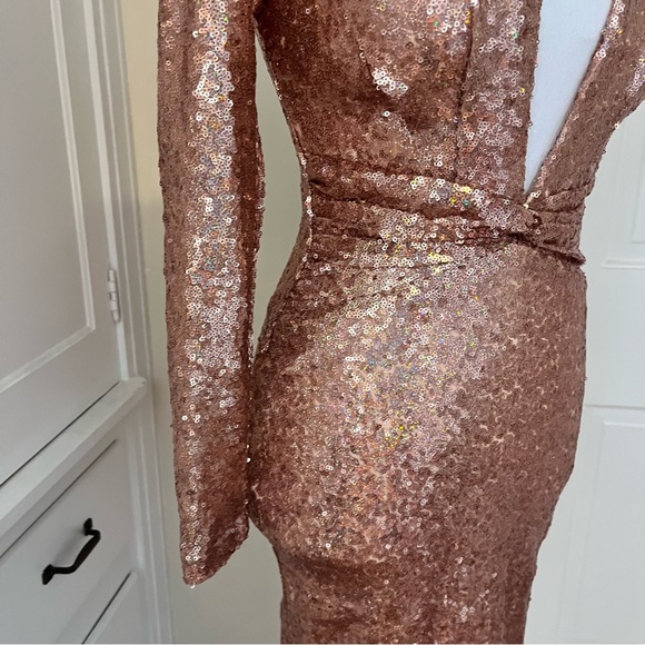 Rose Gold Sequin Cocktail dress plunging v neck sleeves - Picture 7 of 14